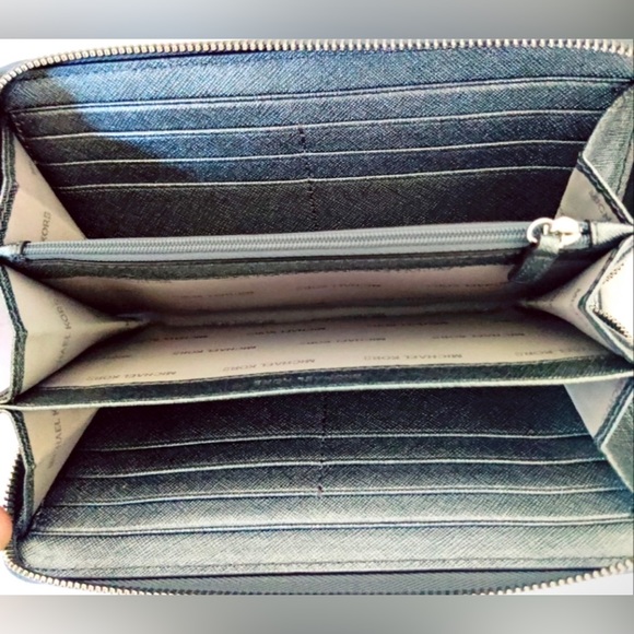 NWOT Michael Kors Metallic Silver Leather Zip Around Wallet - Picture 4 of 6